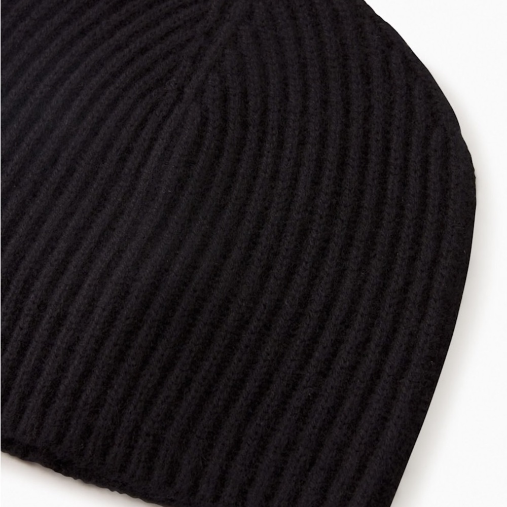 Aritzia Babaton 100% Cashmere Beanie Hat Cream Ivory Ribbed Knit NEW with Tags - Picture 5 of 13
